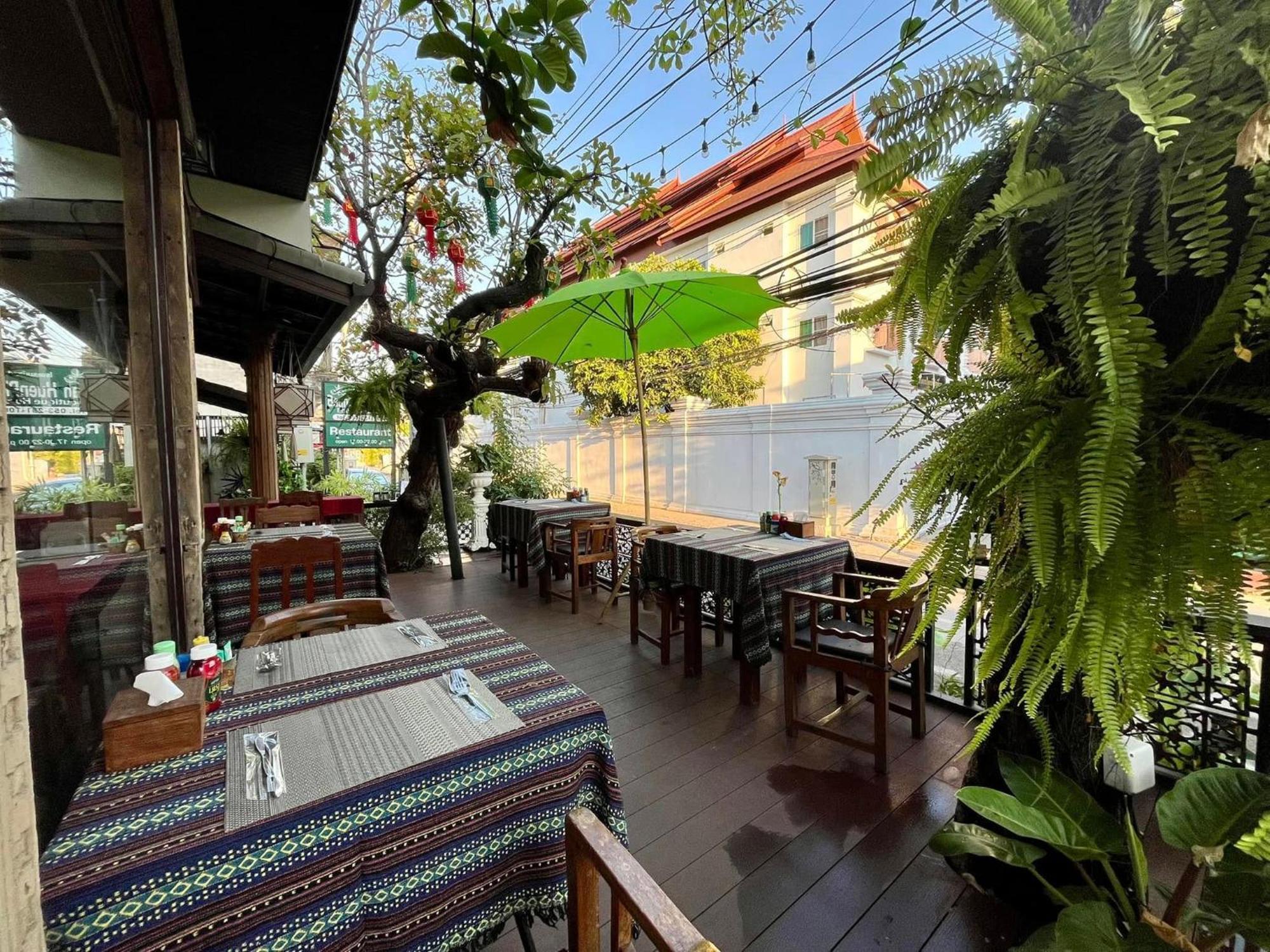 Baan Huenphen Boutique Hotel Чіангмай Екстер'єр фото