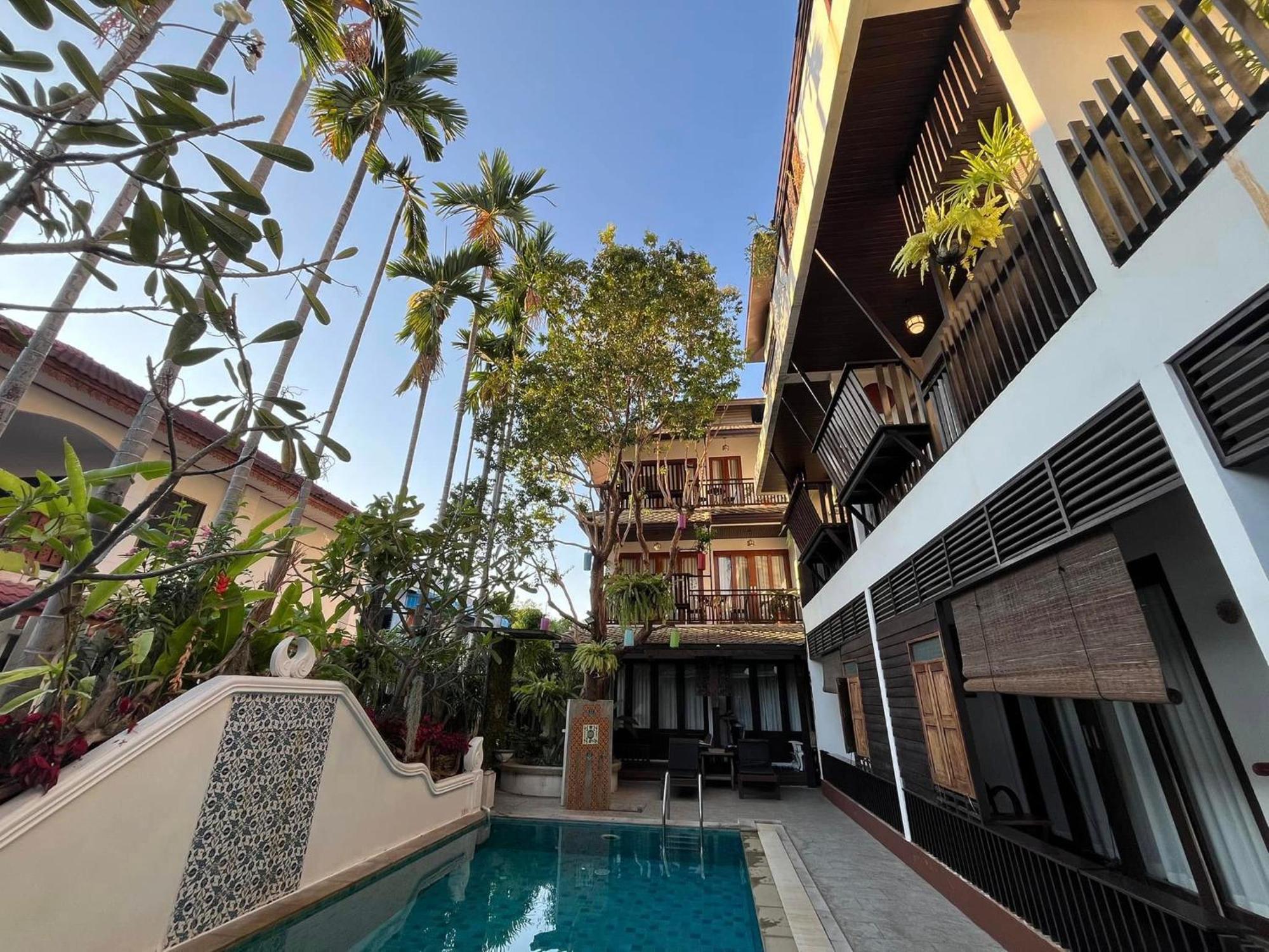 Baan Huenphen Boutique Hotel Чіангмай Екстер'єр фото
