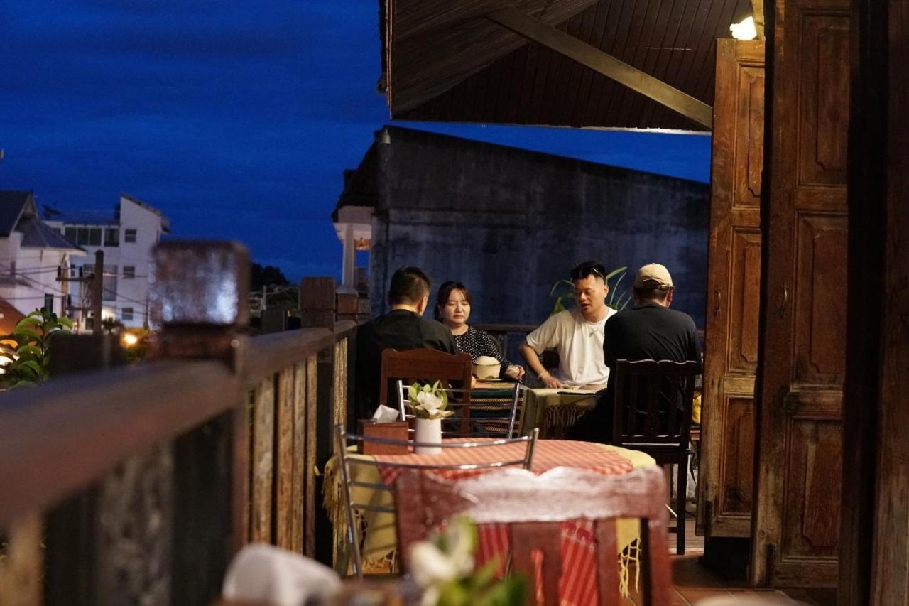 Baan Huenphen Boutique Hotel Чіангмай Екстер'єр фото