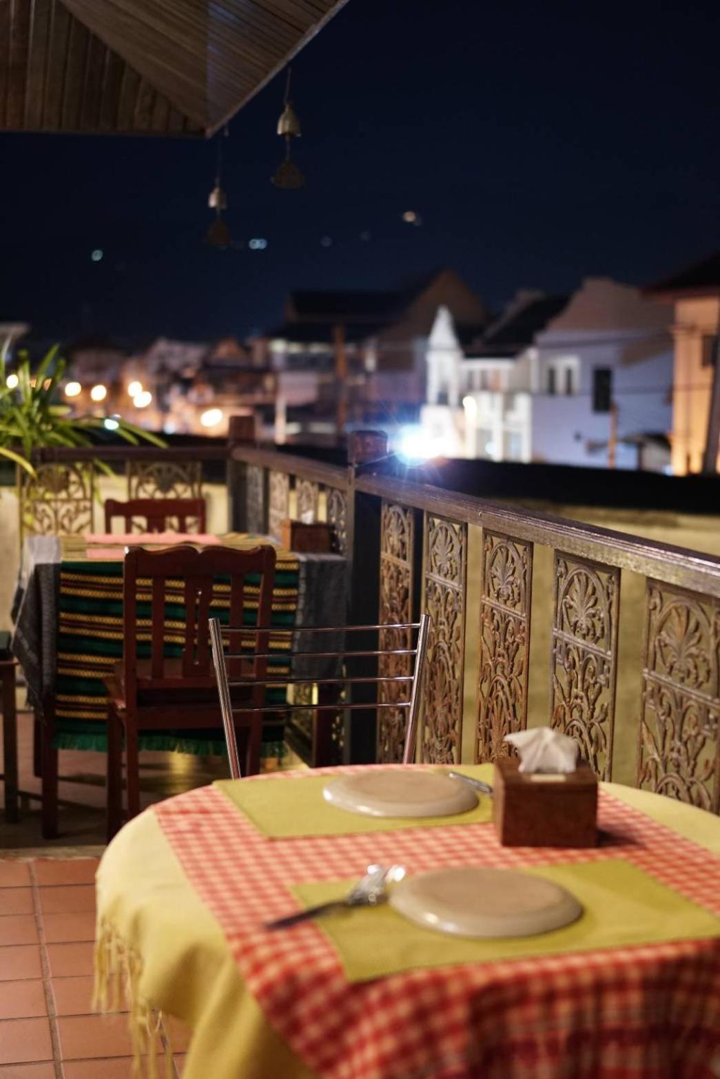 Baan Huenphen Boutique Hotel Чіангмай Екстер'єр фото